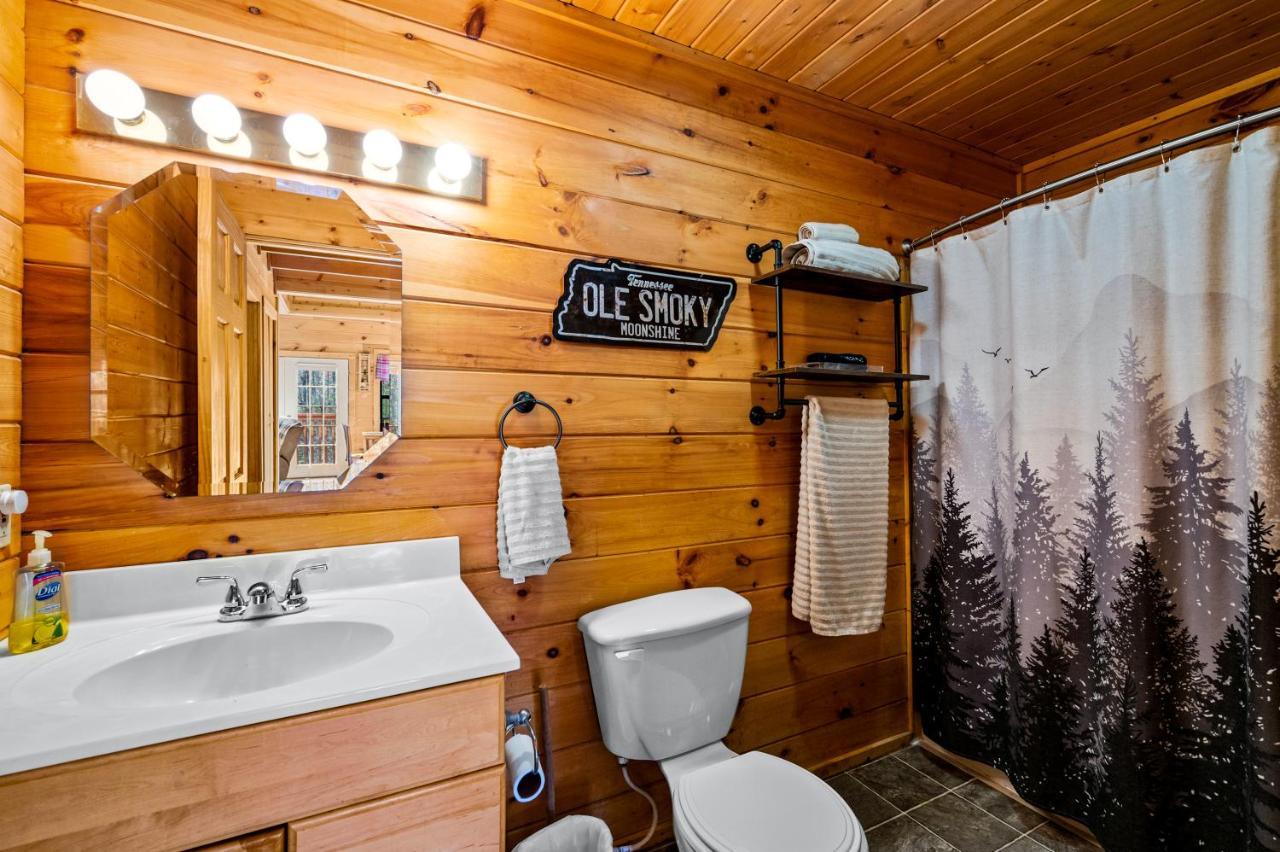Great Smoky Mountains Cabin!, Secluded, Pet-Kid Friendly! Sevierville Bagian luar foto