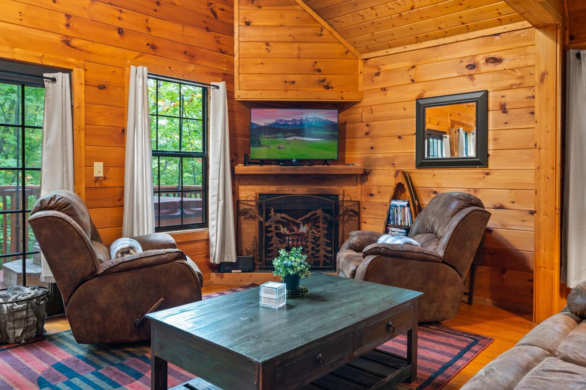 Great Smoky Mountains Cabin!, Secluded, Pet-Kid Friendly! Sevierville Bagian luar foto